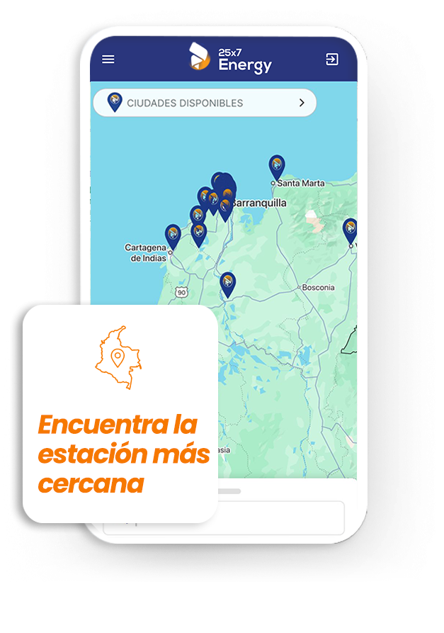 Mapa de Estaciones Pantalla de app móvil mostrando un mapa de Colombia (con ciudades como Barranquilla, Santa Marta y Cartagena de Indias) con múltiples pines de ubicación, indicando estaciones disponibles. Un elemento gráfico superpuesto resalta un mapa de Colombia con un pin y el texto 'Encuentra la estación más cercana', ilustrando la función de localización de puntos para el control consumo combustible y la gestión de flotas.